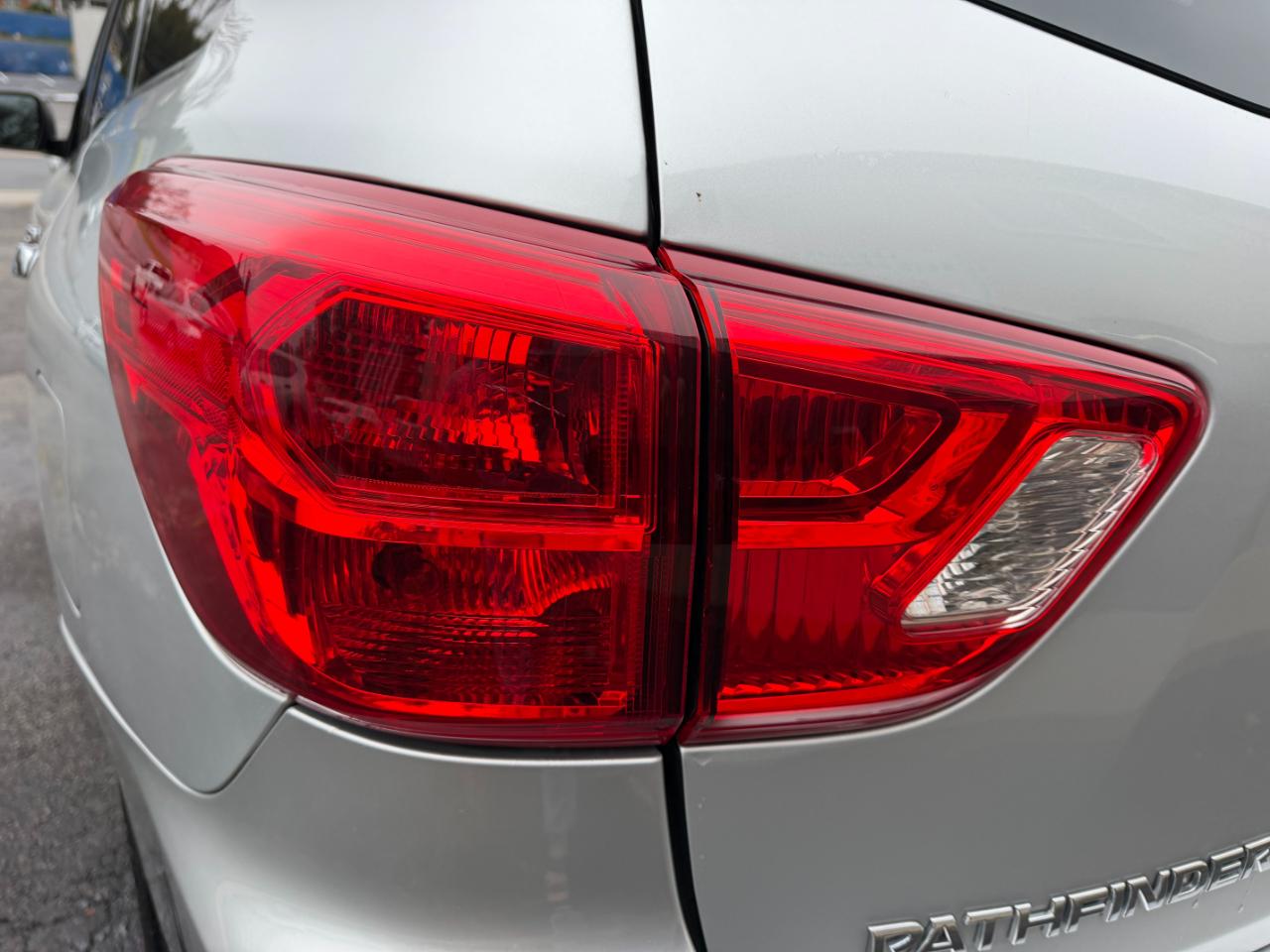 Nissan Pathfinder SL 4WD 2019