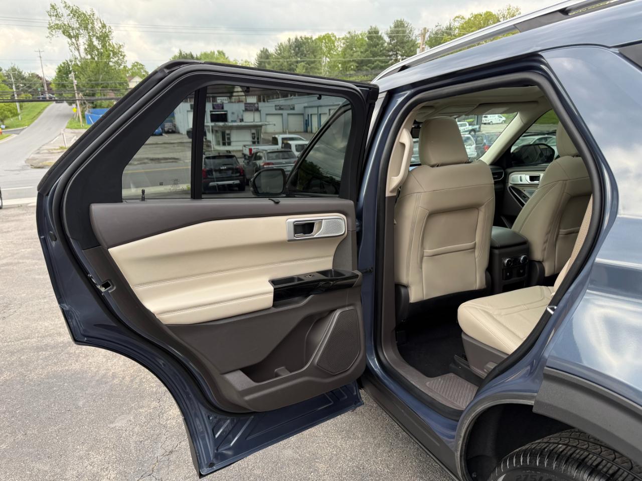 Ford Explorer Platinum AWD 2021