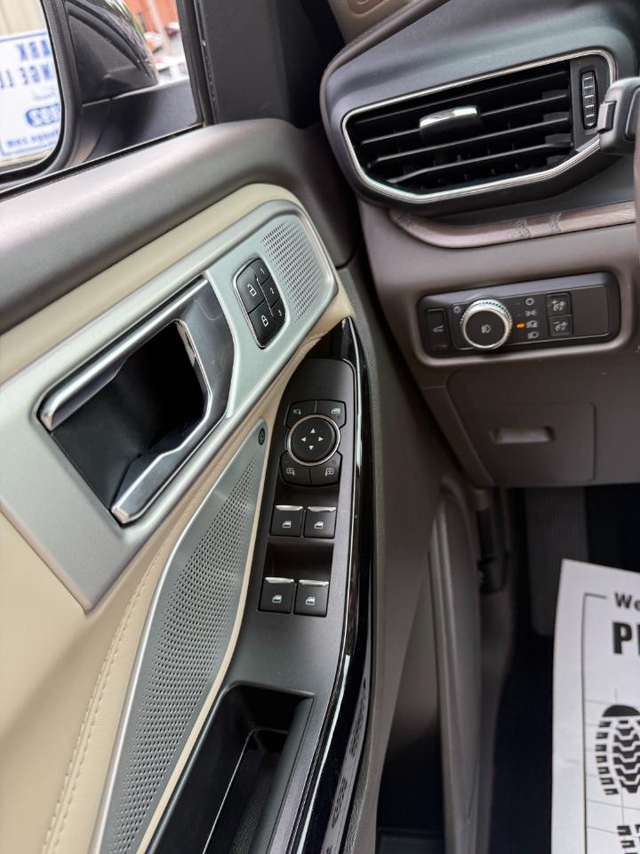 Ford Explorer Platinum AWD 2021