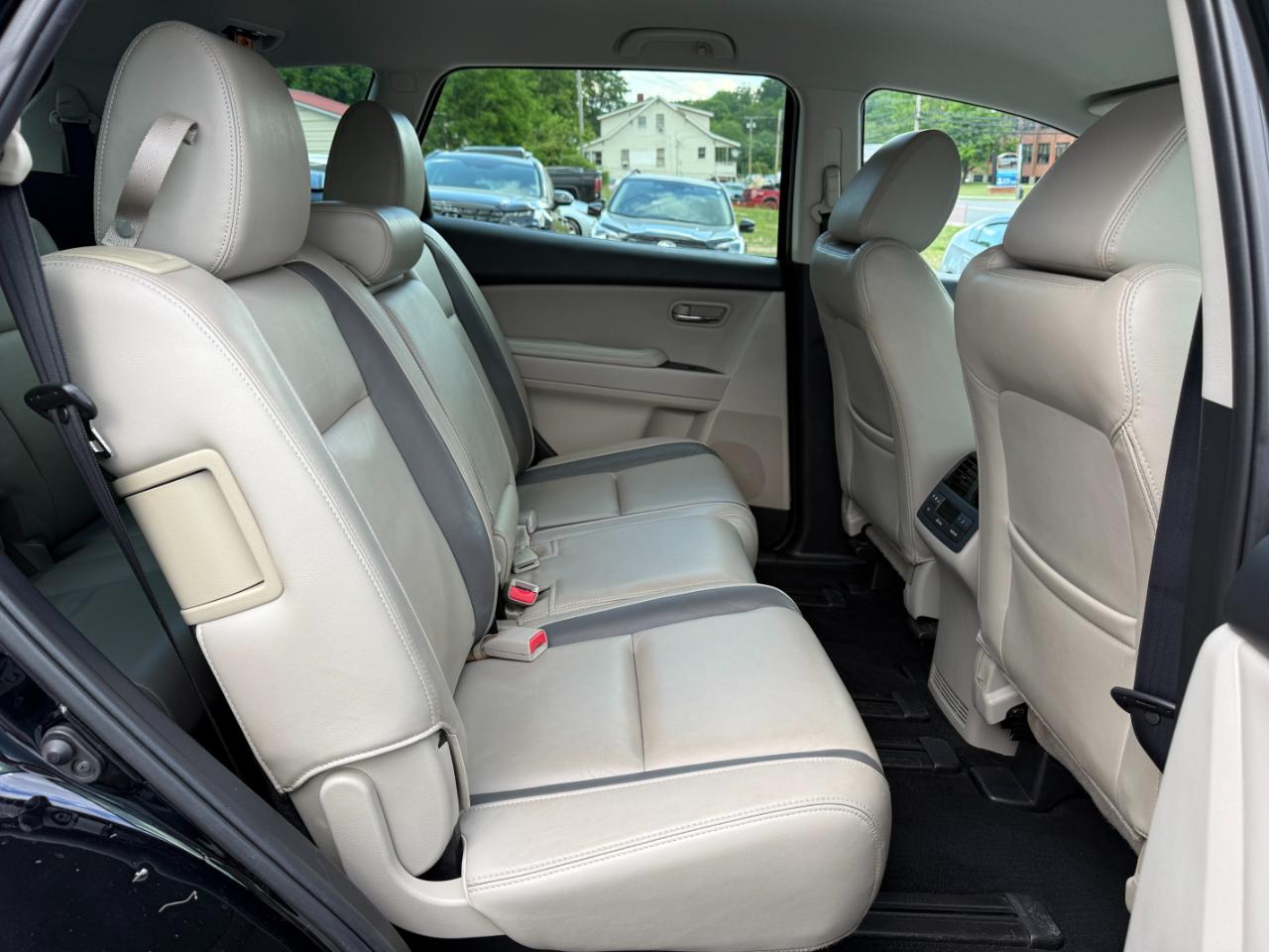 Mazda CX-9 Touring 2012