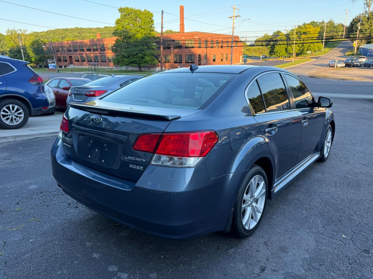 Subaru Legacy 2.5i Limited 2013