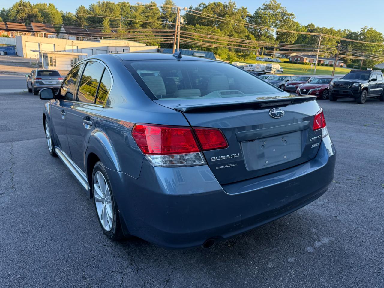 Subaru Legacy 2.5i Limited 2013