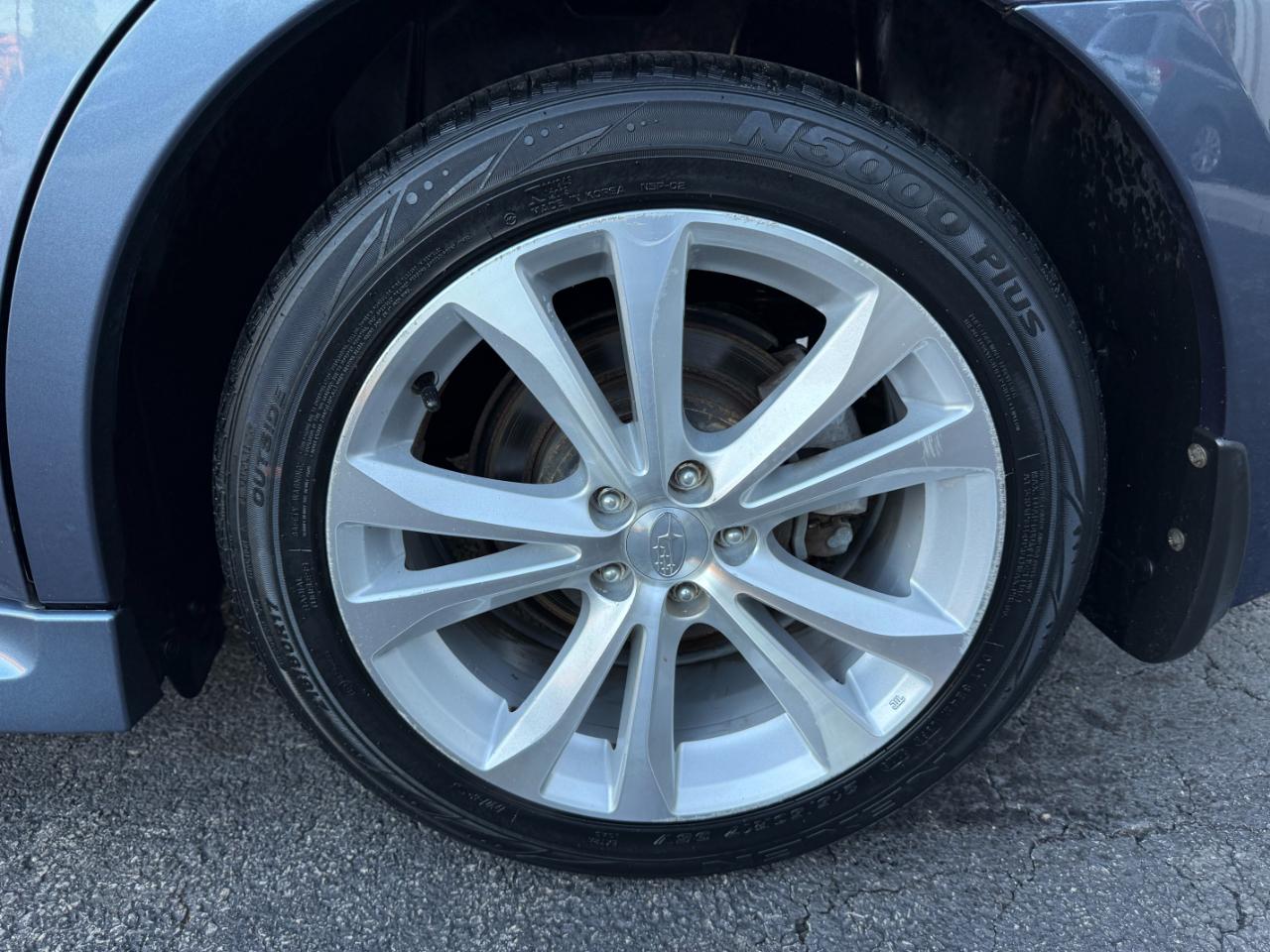 Subaru Legacy 2.5i Limited 2013