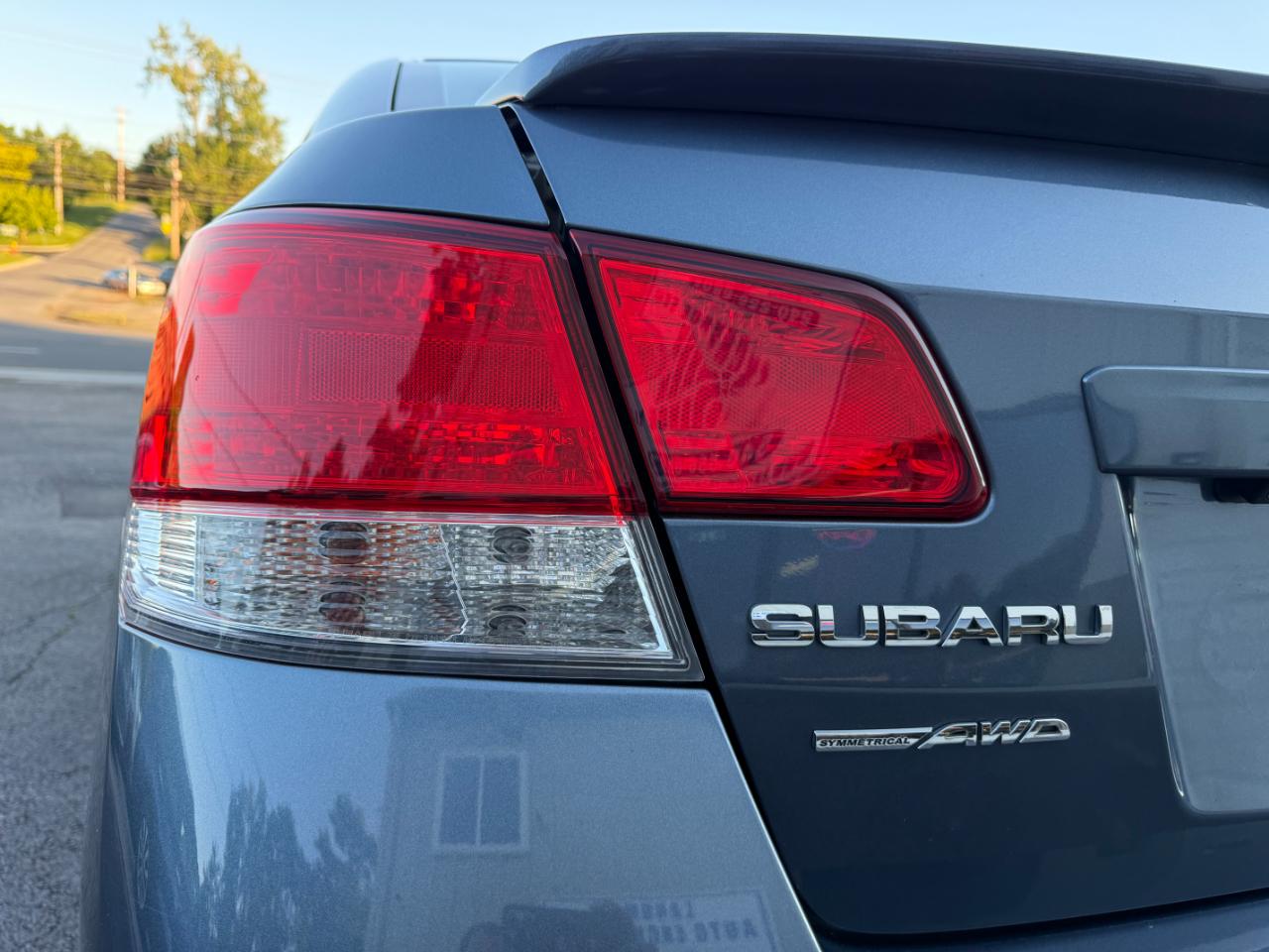 Subaru Legacy 2.5i Limited 2013