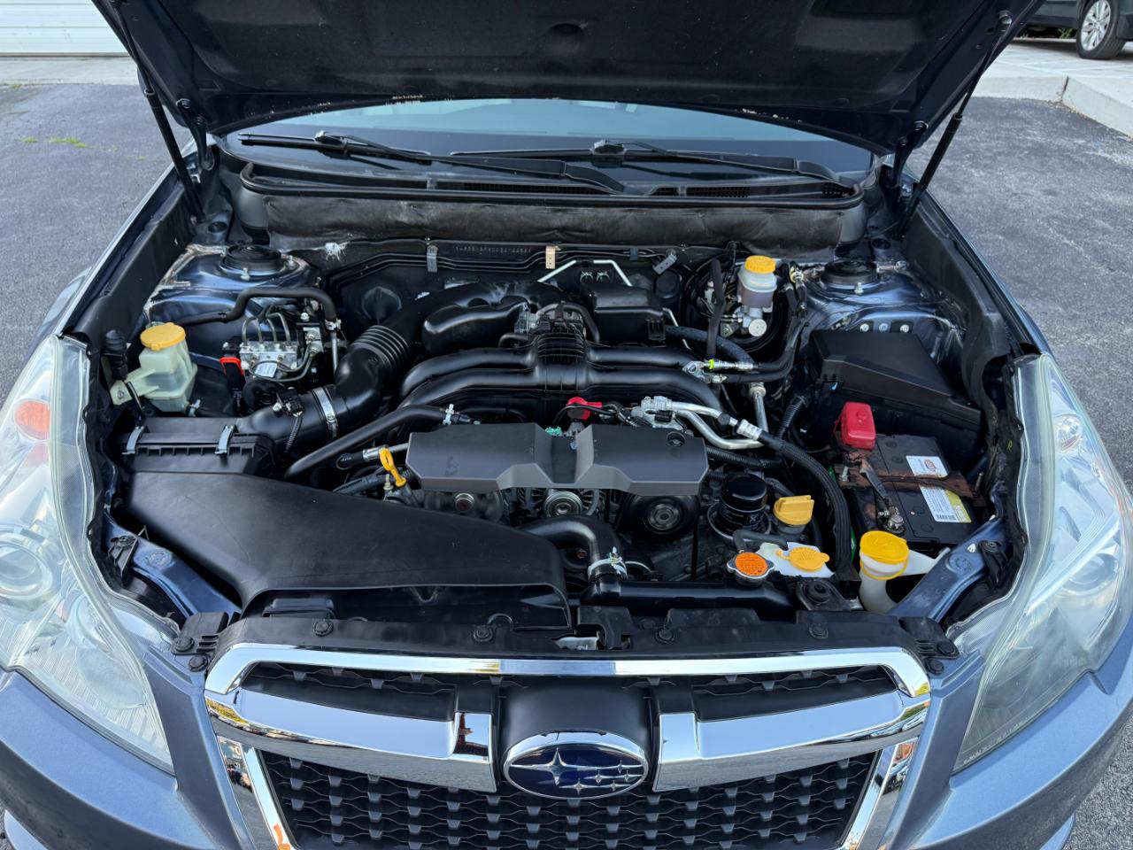 Subaru Legacy 2.5i Limited 2013