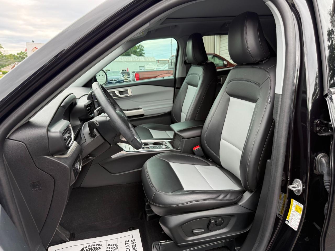 Ford Explorer XLT AWD 2023