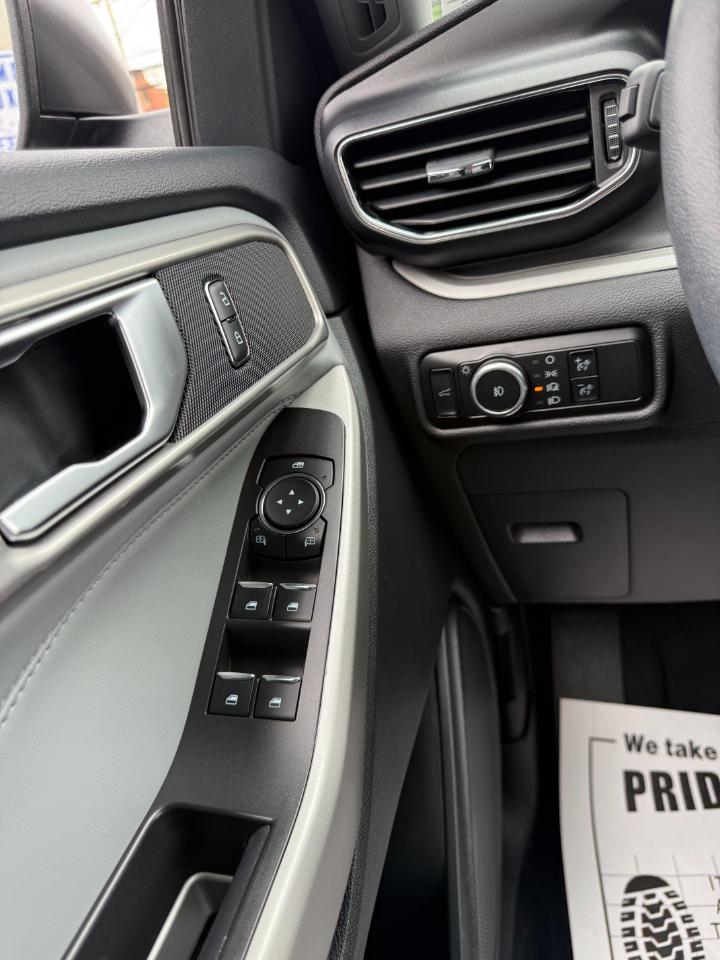 Ford Explorer XLT AWD 2023