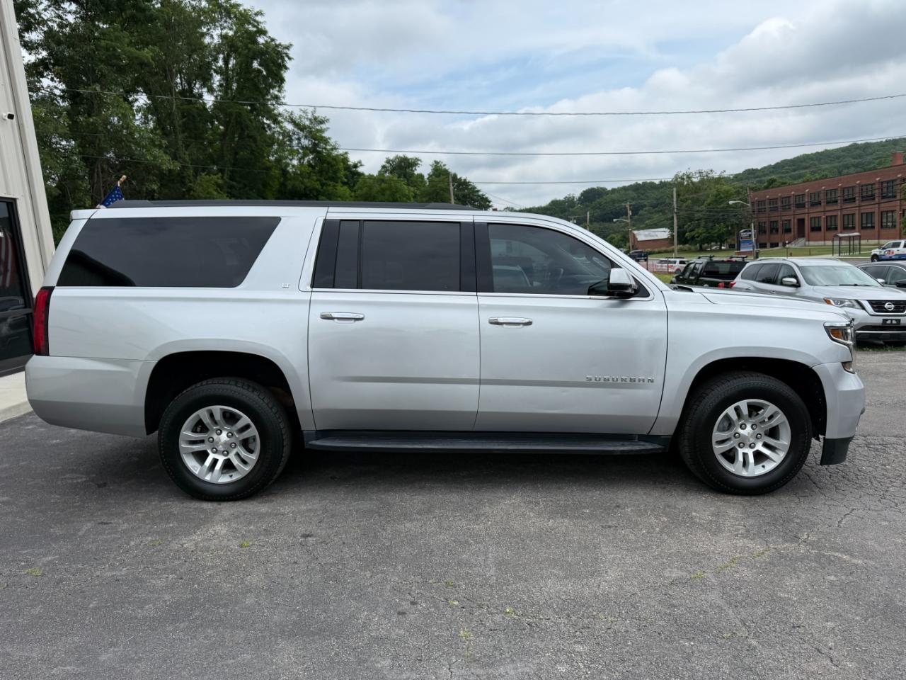 Chevrolet Suburban LT 4WD 2019