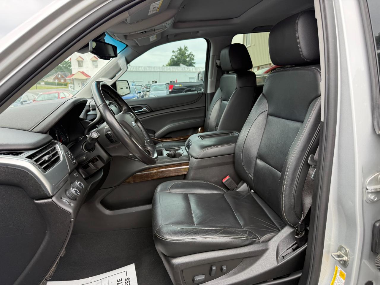 Chevrolet Suburban LT 4WD 2019