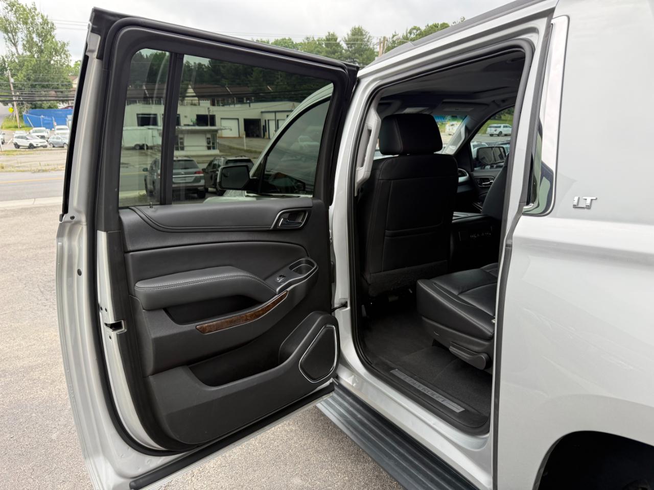 Chevrolet Suburban LT 4WD 2019