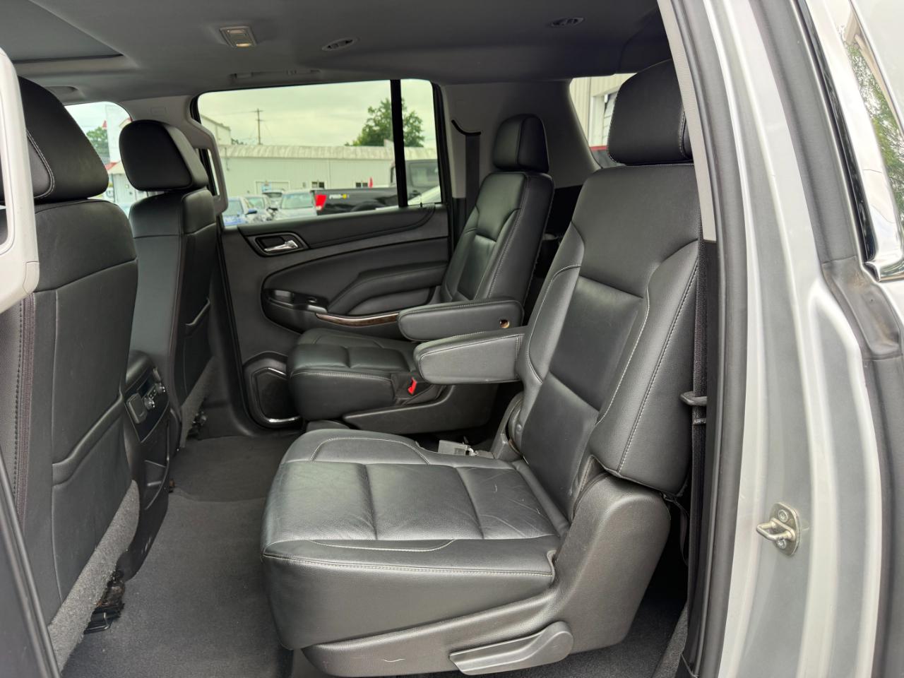 Chevrolet Suburban LT 4WD 2019