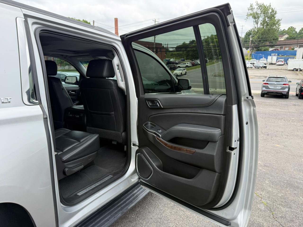 Chevrolet Suburban LT 4WD 2019