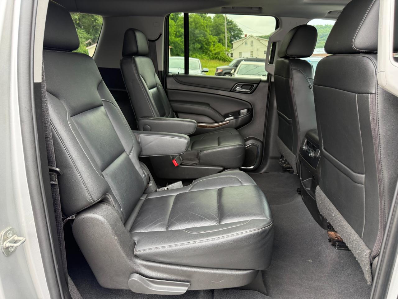Chevrolet Suburban LT 4WD 2019