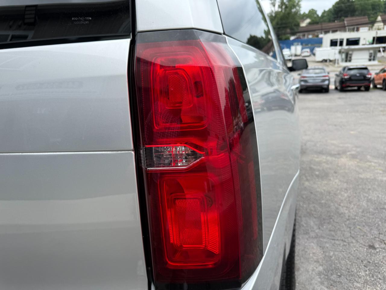Chevrolet Suburban LT 4WD 2019