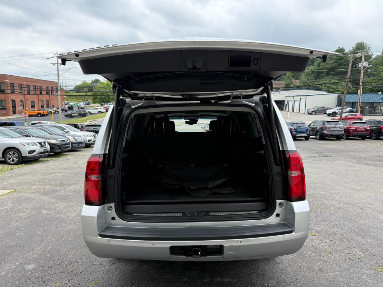 Chevrolet Suburban LT 4WD 2019
