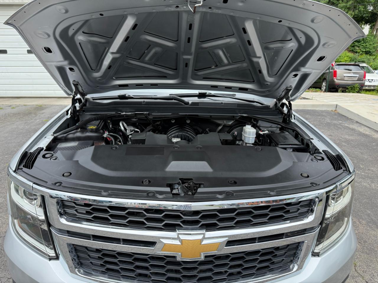 Chevrolet Suburban LT 4WD 2019