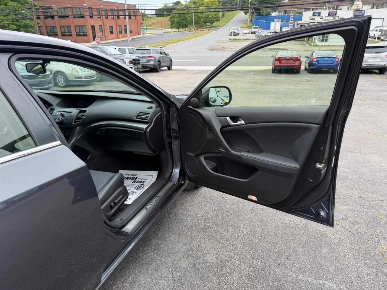 Acura TSX 5-speed AT 2012