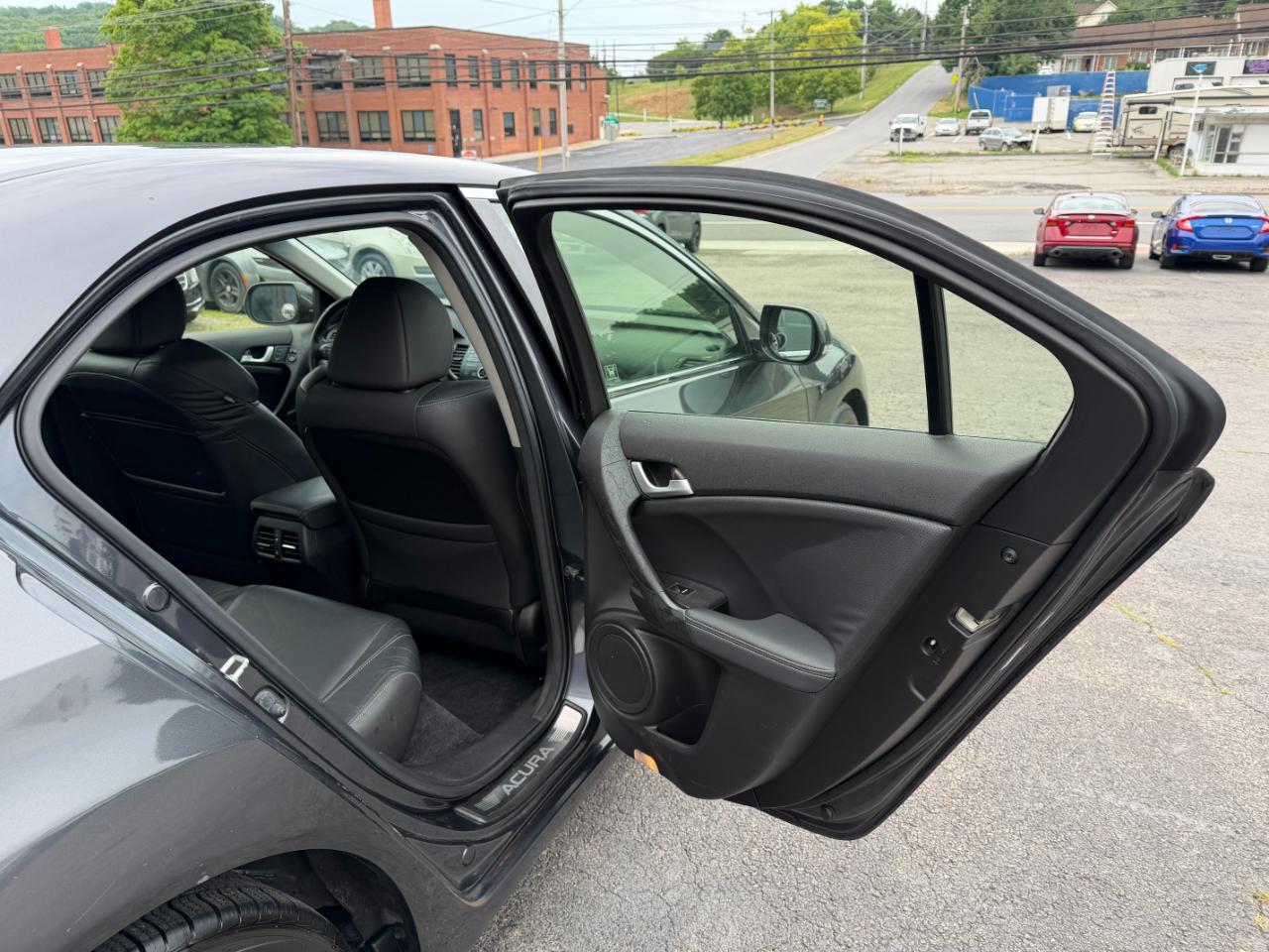 Acura TSX 5-speed AT 2012