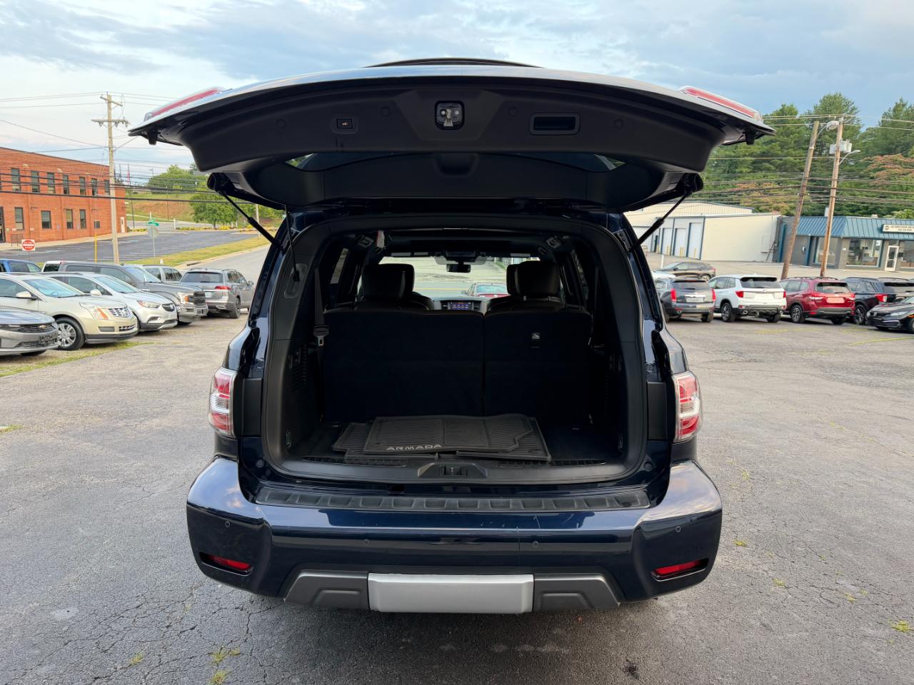 Nissan Armada  2019