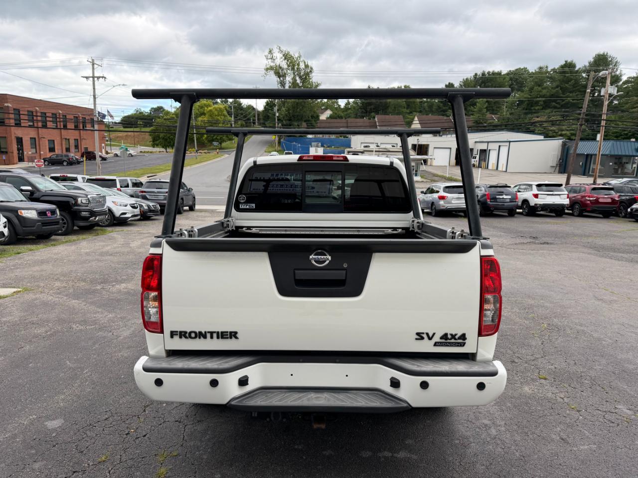 Nissan Frontier SV Crew Cab 5AT 4WD 2018