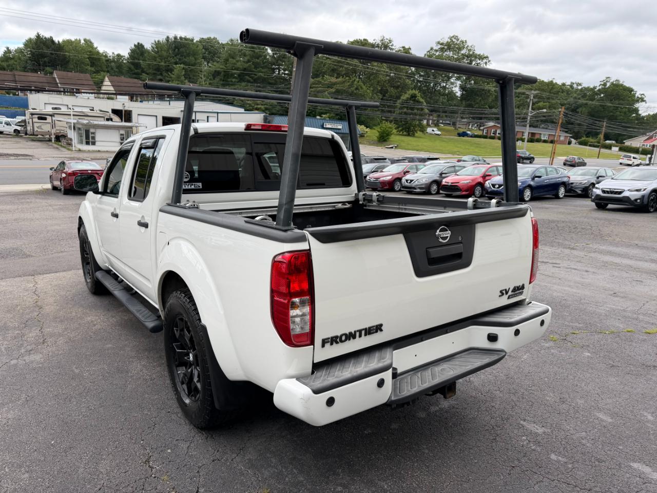 Nissan Frontier SV Crew Cab 5AT 4WD 2018