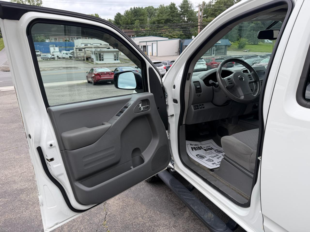 Nissan Frontier SV Crew Cab 5AT 4WD 2018