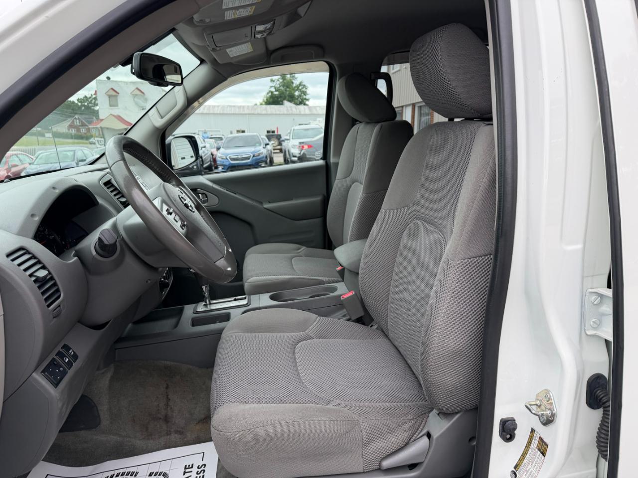 Nissan Frontier SV Crew Cab 5AT 4WD 2018