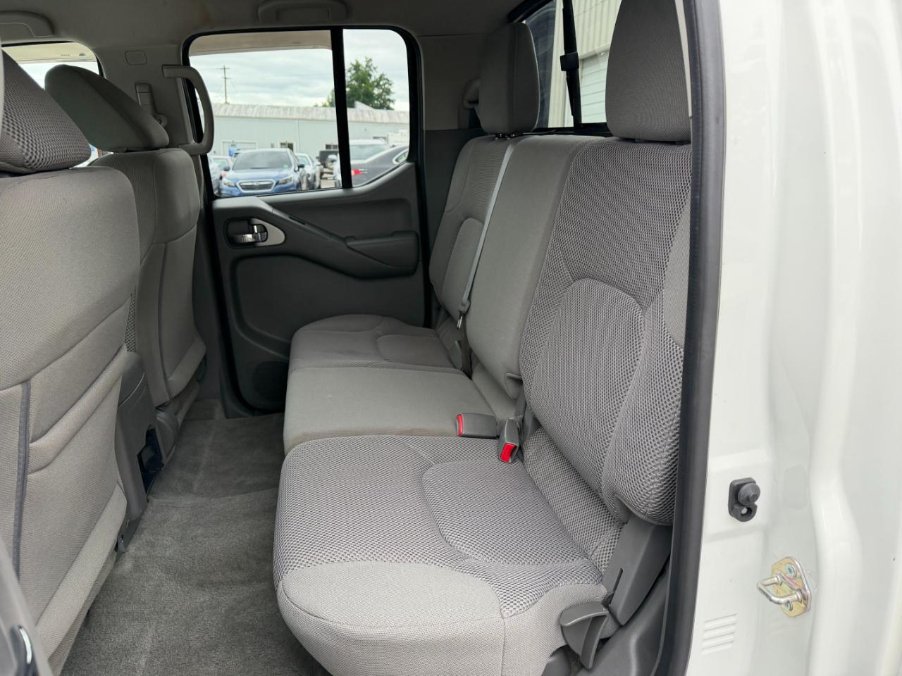Nissan Frontier SV Crew Cab 5AT 4WD 2018