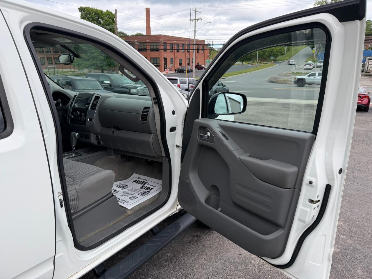 Nissan Frontier SV Crew Cab 5AT 4WD 2018