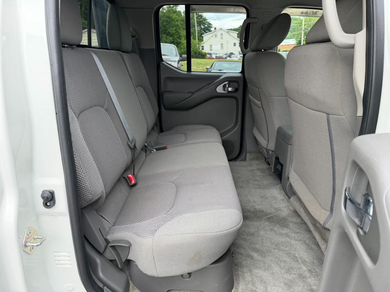 Nissan Frontier SV Crew Cab 5AT 4WD 2018