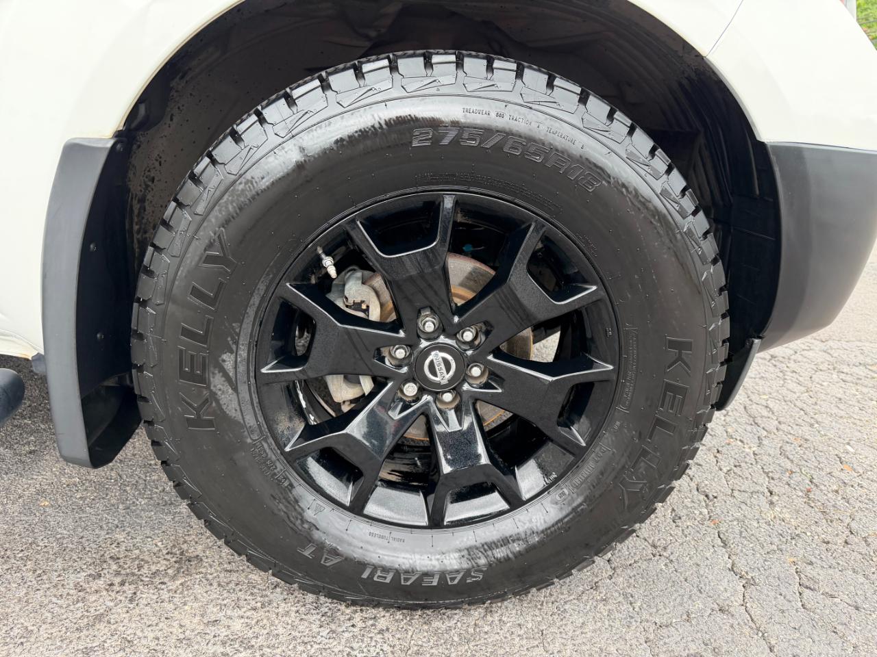 Nissan Frontier SV Crew Cab 5AT 4WD 2018