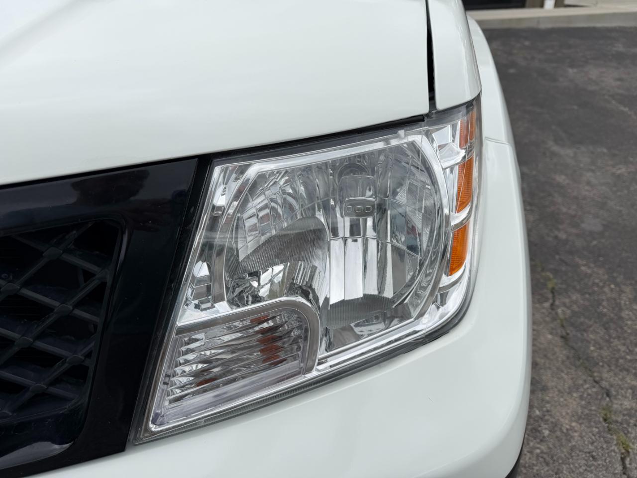 Nissan Frontier SV Crew Cab 5AT 4WD 2018
