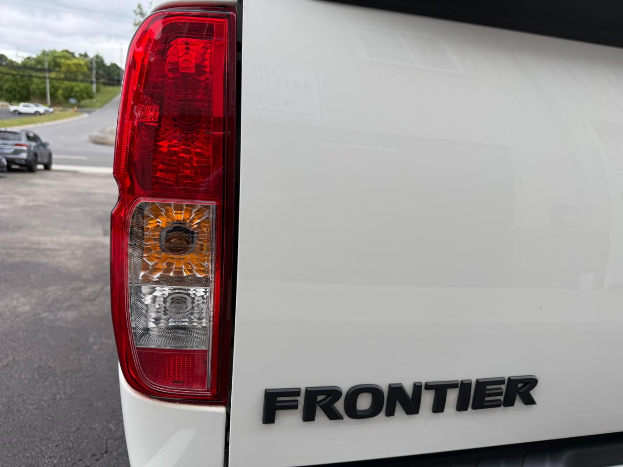 Nissan Frontier SV Crew Cab 5AT 4WD 2018