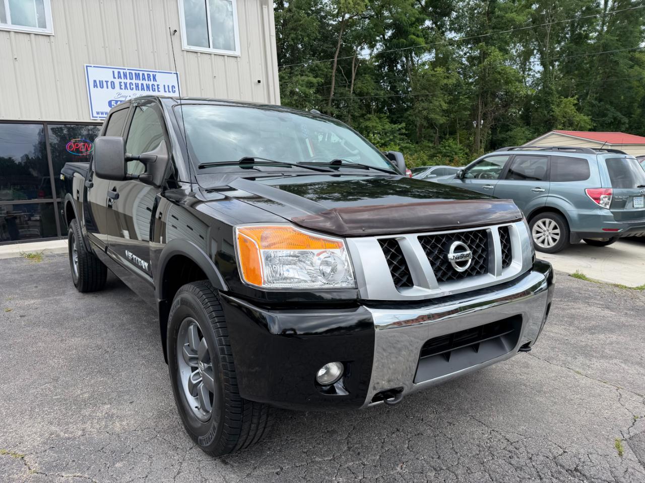 Nissan Titan PRO-4X Crew Cab 4WD SWB 2015