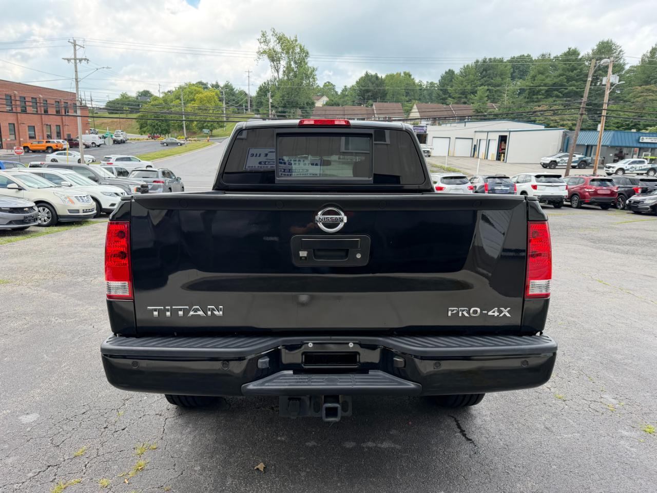 Nissan Titan PRO-4X Crew Cab 4WD SWB 2015