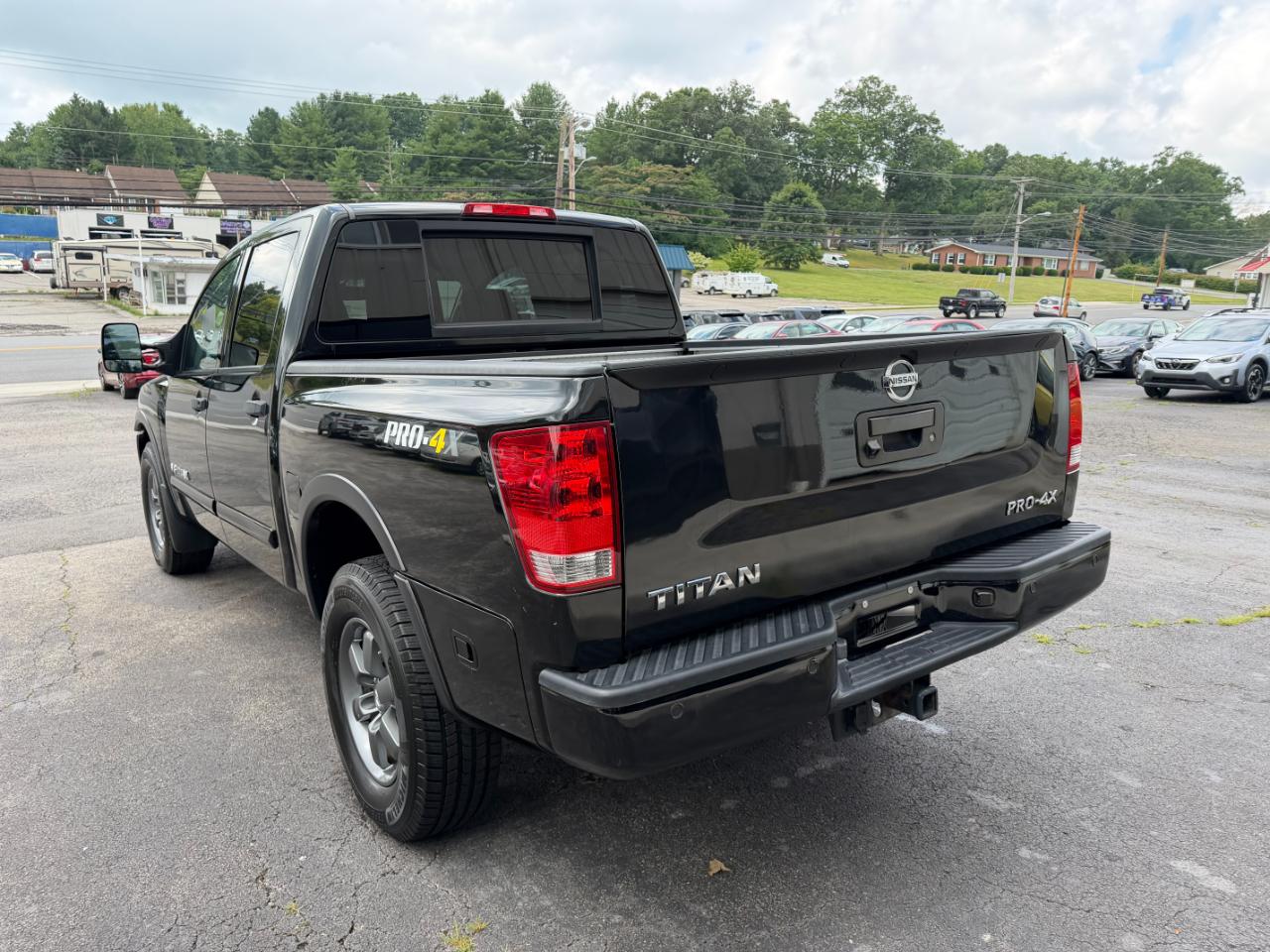 Nissan Titan PRO-4X Crew Cab 4WD SWB 2015