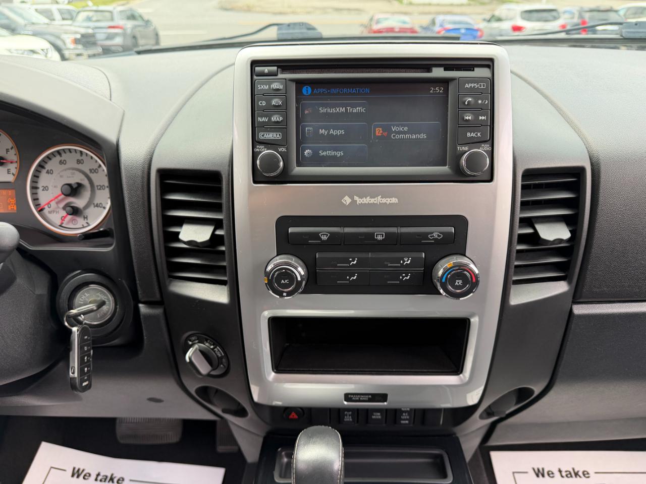 Nissan Titan PRO-4X Crew Cab 4WD SWB 2015