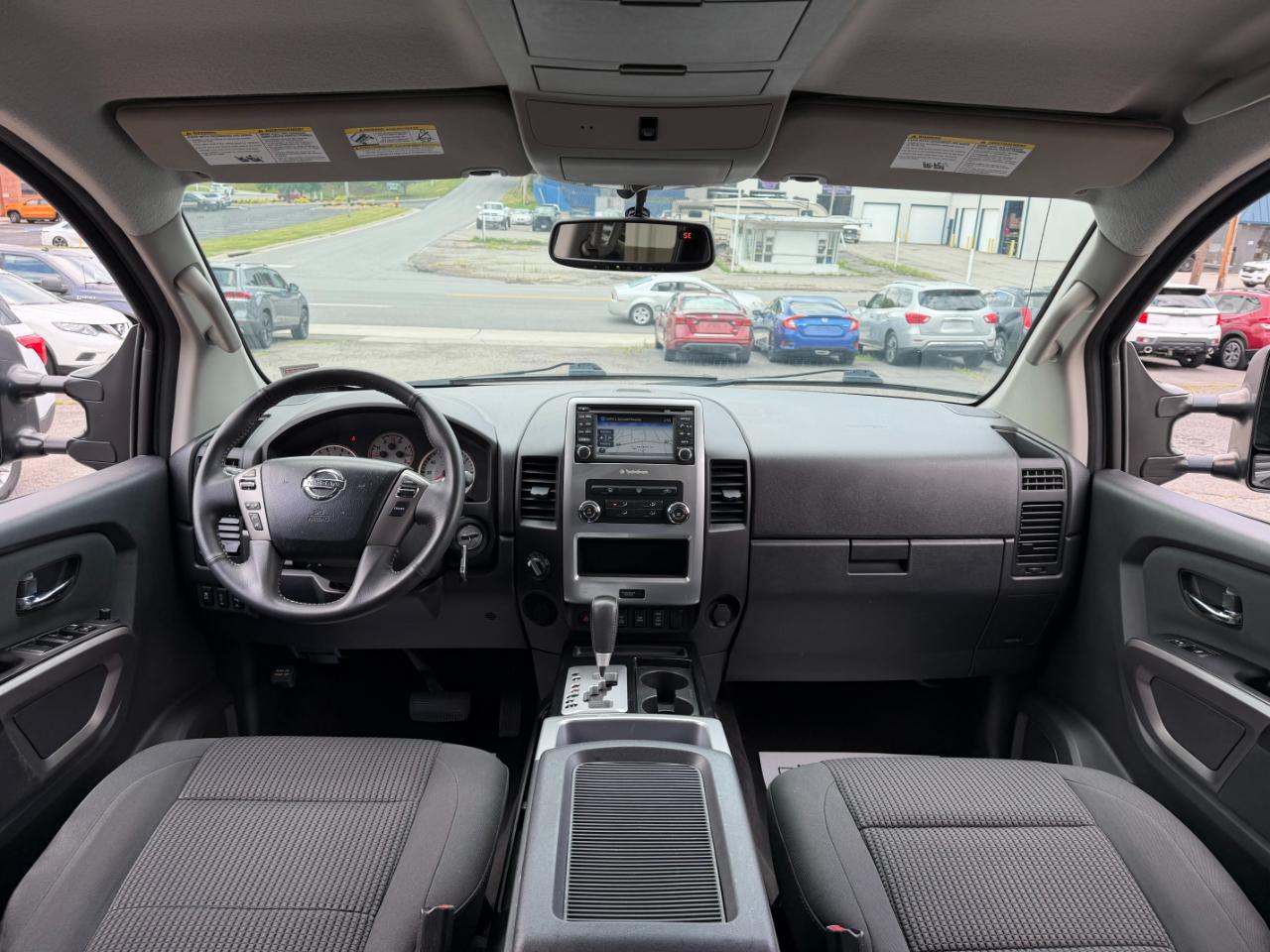 Nissan Titan PRO-4X Crew Cab 4WD SWB 2015