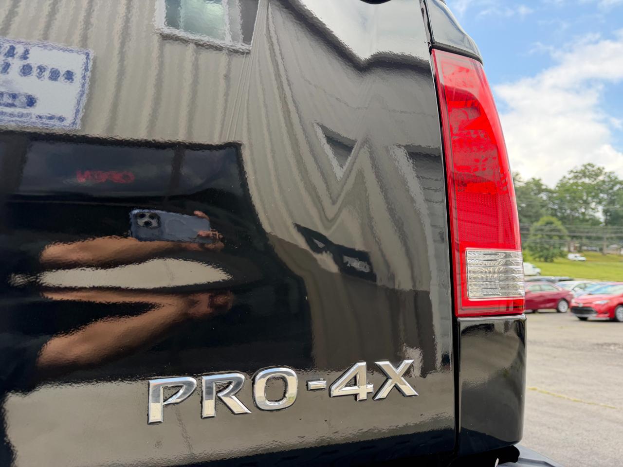 Nissan Titan PRO-4X Crew Cab 4WD SWB 2015