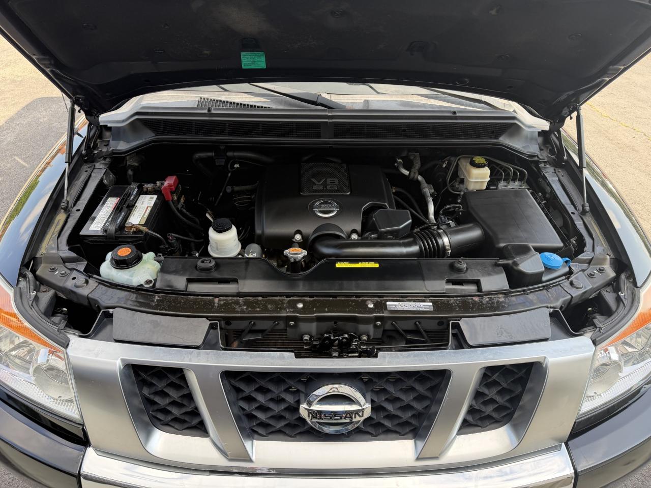 Nissan Titan PRO-4X Crew Cab 4WD SWB 2015