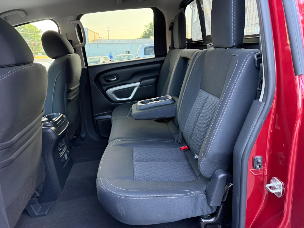 Nissan Titan SV Crew Cab 4WD 2019