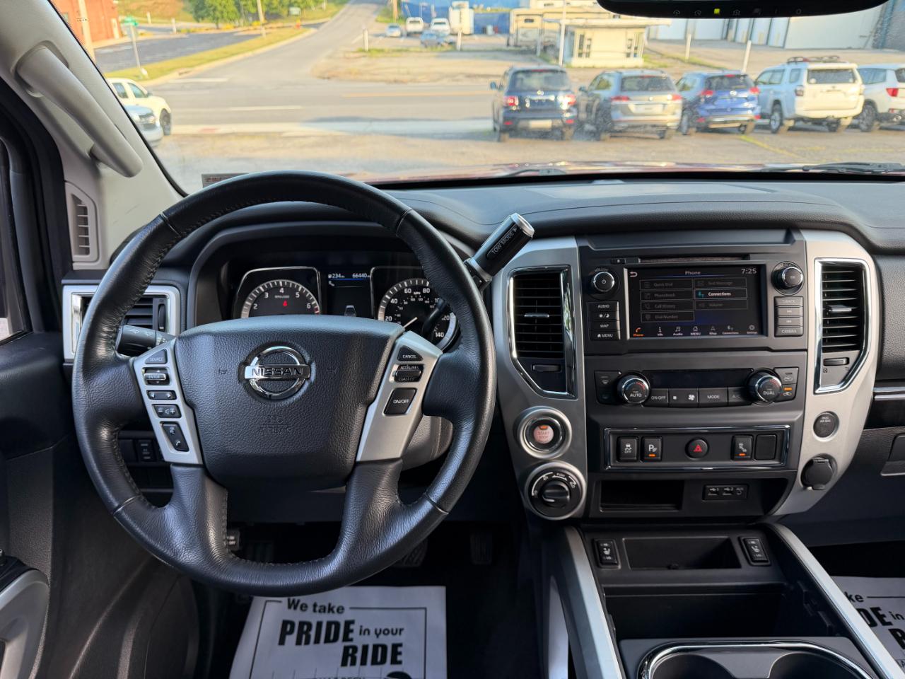 Nissan Titan SV Crew Cab 4WD 2019