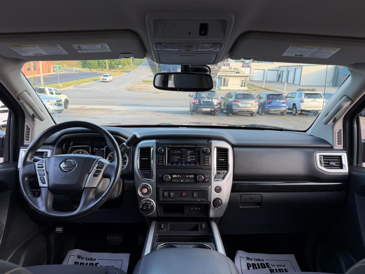 Nissan Titan SV Crew Cab 4WD 2019