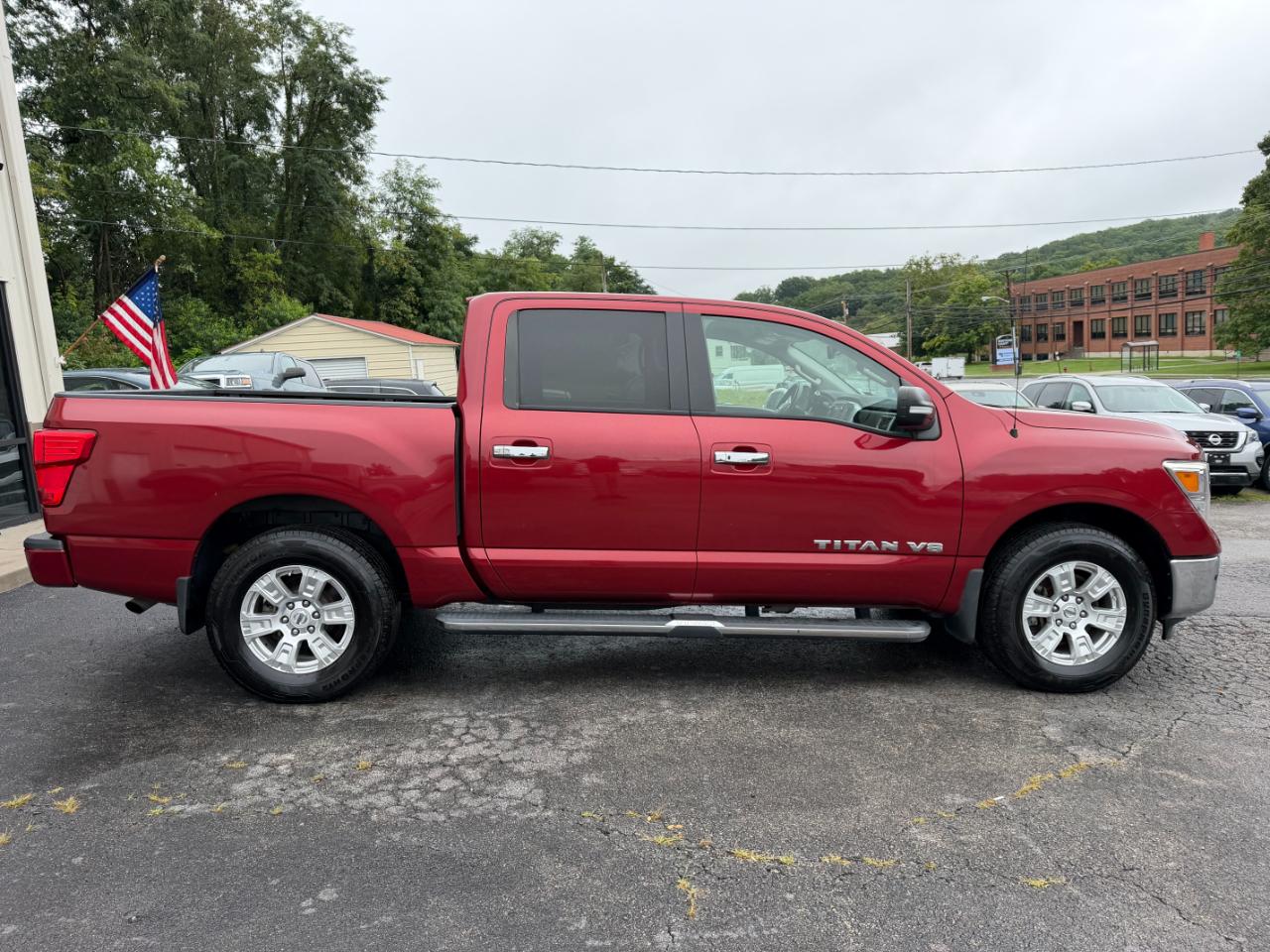 Nissan Titan SV Crew Cab 4WD 2019
