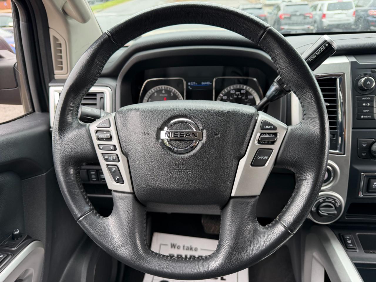 Nissan Titan SV Crew Cab 4WD 2019
