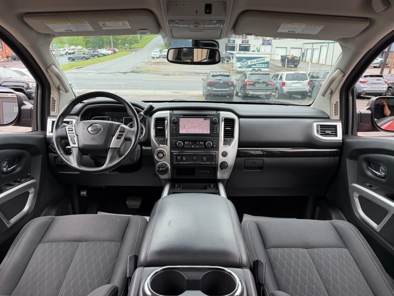 Nissan Titan SV Crew Cab 4WD 2019