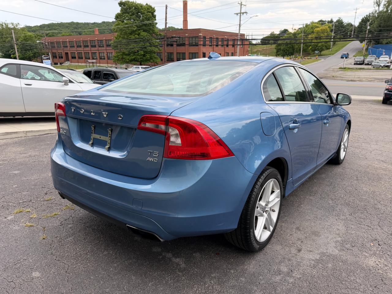 Volvo S60 2.5L Turbo AWD Auto w/Sunroof 2014