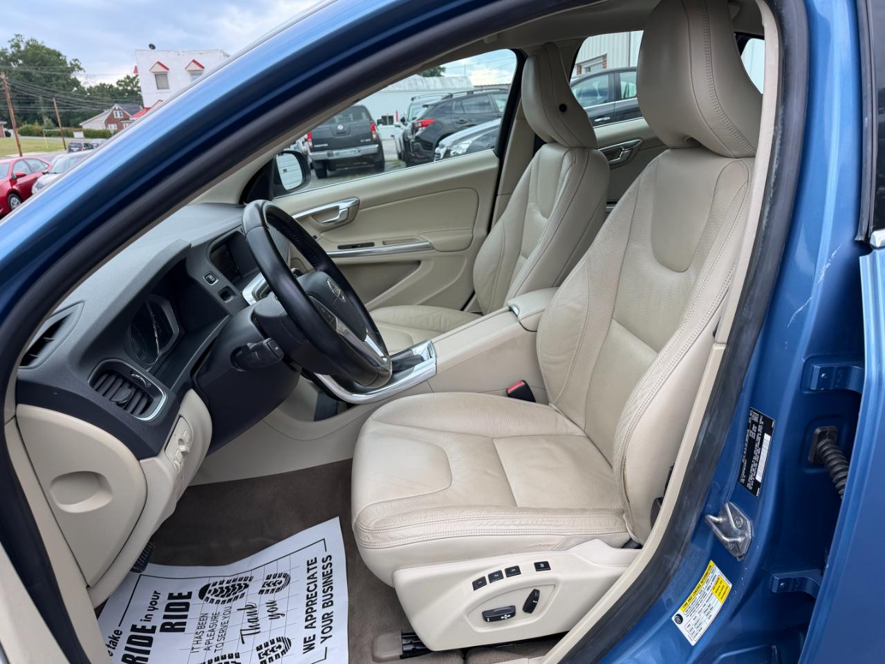 Volvo S60 2.5L Turbo AWD Auto w/Sunroof 2014