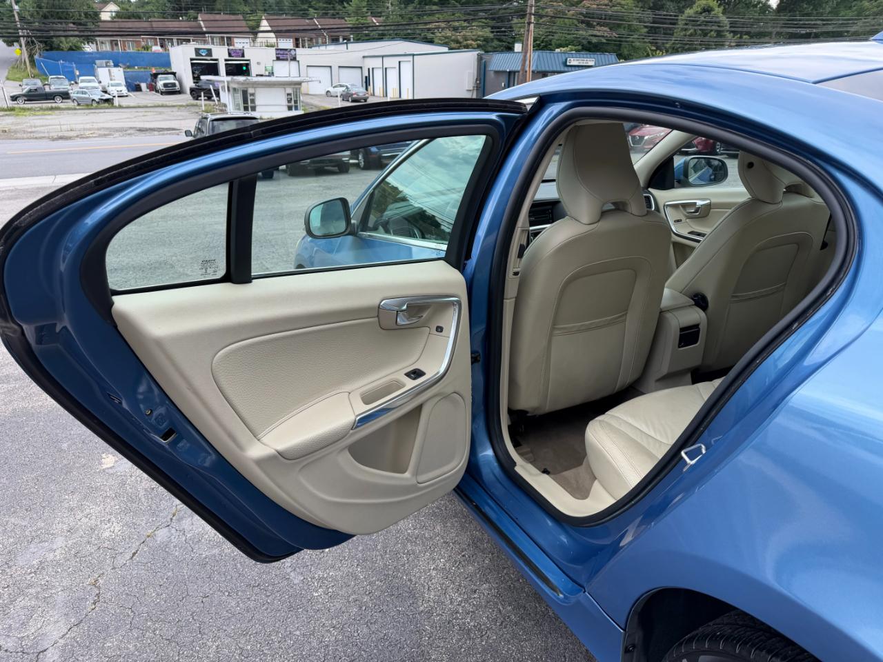 Volvo S60 2.5L Turbo AWD Auto w/Sunroof 2014