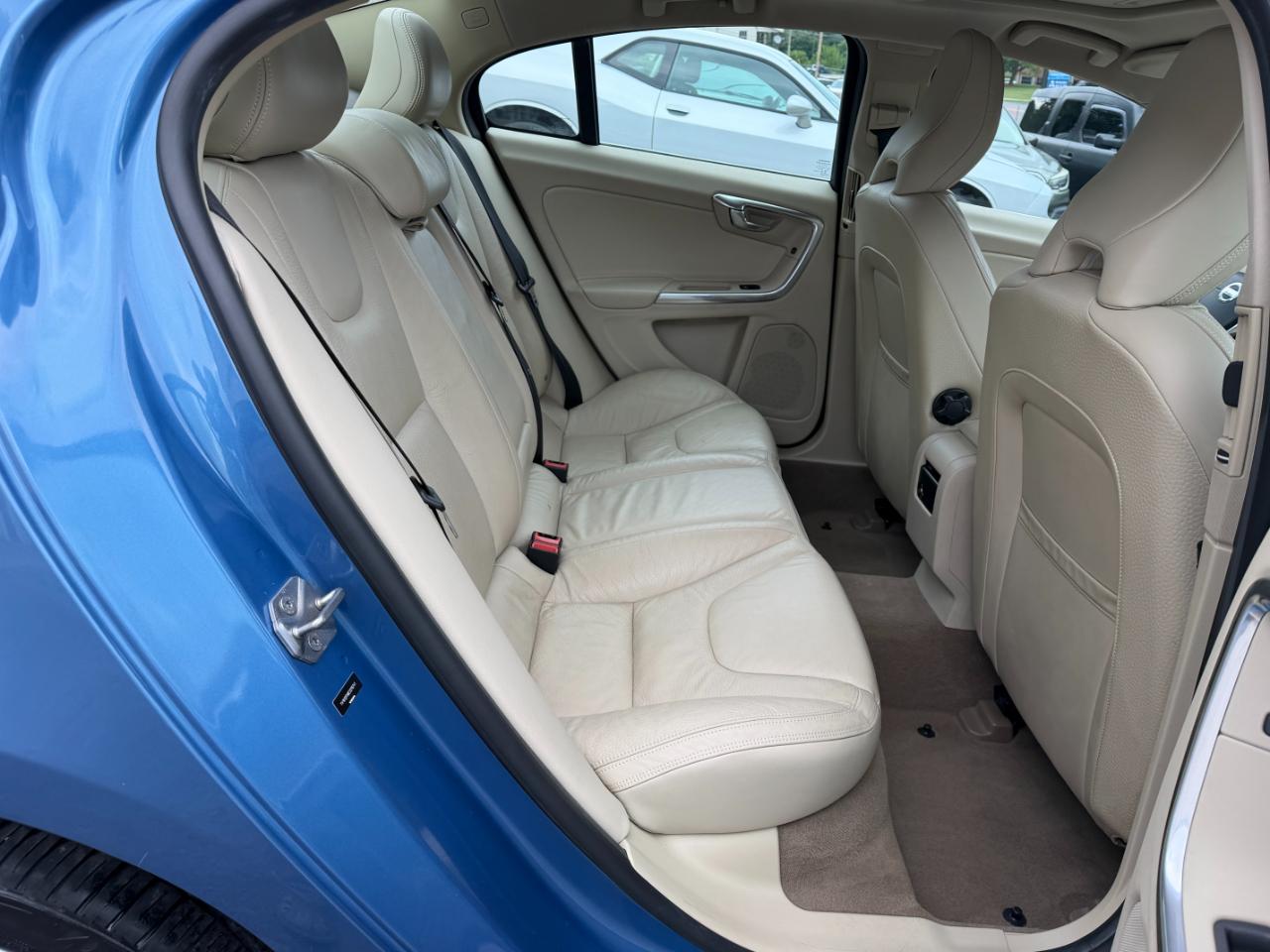 Volvo S60 2.5L Turbo AWD Auto w/Sunroof 2014